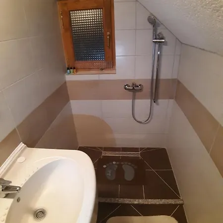 Vikendica Holiday home *